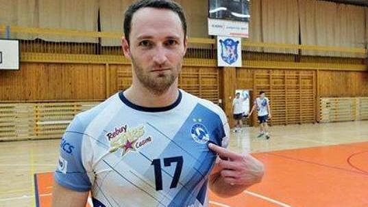 Volejbalista David Konečný dokončí sezónu na Kladně. Volejbalista David Konečný dokončí sezónu na Kladně.