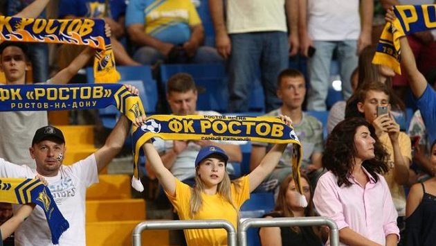 Fanoušci fotbalistů Rostova. Fanoušci fotbalistů Rostova.