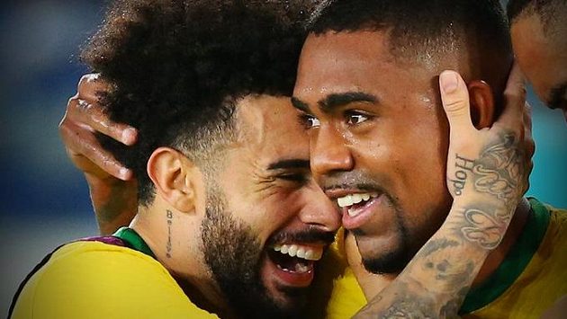Brazilští fotbalisté útočník Malcom a záložník Claudinho se musejí vrátit z reprezentačního srazu do Petrohradu. Brazilští fotbalisté útočník Malcom a záložník Claudinho se musejí vrátit z reprezentačního srazu do Petrohradu.