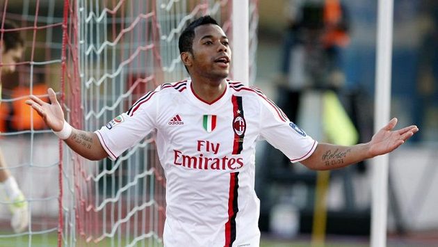 Útočník AC Milán Robinho se diví, proč mu neuznali gól proti Catanii Útočník AC Milán Robinho se diví, proč mu neuznali gól proti Catanii