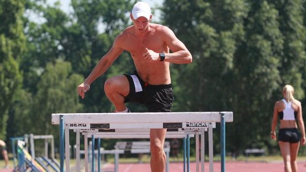 Překážkář Petr Svoboda při tréninku na pražském Olympu. Překážkář Petr Svoboda při tréninku na pražském Olympu.