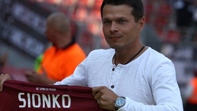 Libor Sionko při loučení s aktivní kariérou. Libor Sionko při loučení s aktivní kariérou.