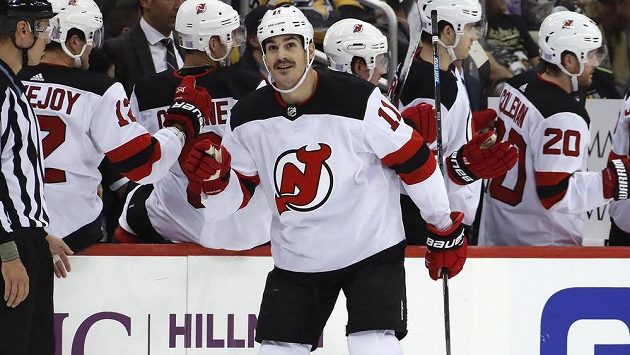 Útočník New Jersey Devils Brian Boyle (11) vstřelil premiérový hattrick v NHL. Útočník New Jersey Devils Brian Boyle (11) vstřelil premiérový hattrick v NHL.