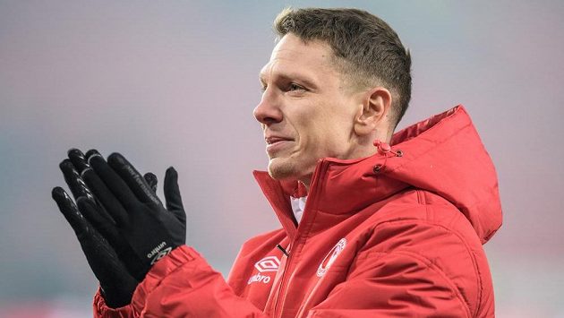 Jiří Bílek ze Slavie se loučí s kariérou po utkání s Baníkem. Jiří Bílek ze Slavie se loučí s kariérou po utkání s Baníkem.