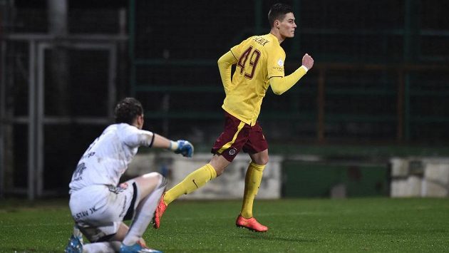 Mezi kandidáty je také Patrik Schick ze Sparty - na snímku oslavuje svůj pohárový gól v Příbrami. Mezi kandidáty je také Patrik Schick ze Sparty - na snímku oslavuje svůj pohárový gól v Příbrami.