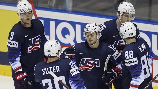 Hokejisté USA si na MS proti Francii s chutí zastříleli. Mezi střelce se zapsal i Alex DeBrincat. Hokejisté USA si na MS proti Francii s chutí zastříleli. Mezi střelce se zapsal i Alex DeBrincat.