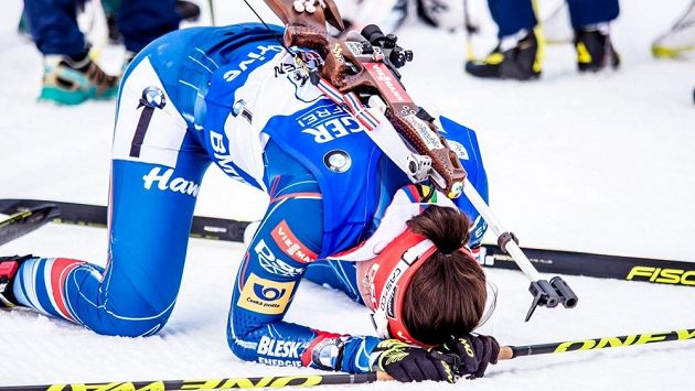 Finišmanka Veronika Vítková v cíli štafetového závodu SP v Hochfilzenu. Finišmanka Veronika Vítková v cíli štafetového závodu SP v Hochfilzenu.
