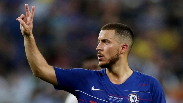 Eden Hazard ukazuje na prstech číslo dva, přesně tolik vstřelil gólů ve finále Evropské ligy do brány Petra Čecha, čímž přispěl k výhře nad Arsenalem poměrem 4:1. Eden Hazard ukazuje na prstech číslo dva, přesně tolik vstřelil gólů ve finále Evropské ligy do brány Petra Čecha, čímž přispěl k výhře nad Arsenalem poměrem 4:1.