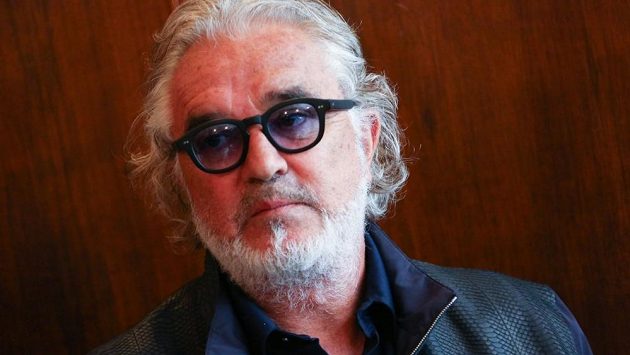 Flavio Briatore musel být podle italských médií hospitalizován v Miláně s nákazou koronavirem Flavio Briatore musel být podle italských médií hospitalizován v Miláně s nákazou koronavirem
