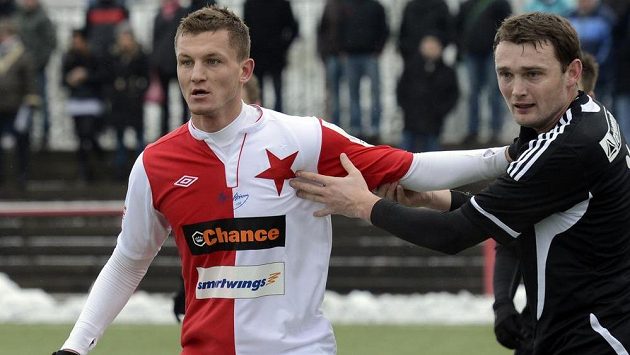 Tomáš Necid (vlevo) ze Slavie a František Ševinský z Viktorie Žižkov. Tomáš Necid (vlevo) ze Slavie a František Ševinský z Viktorie Žižkov.