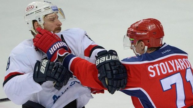 Do ručního vyřizování názorů se dostali i Michal Sersen ze Slovanu a Gennadij Stoljarov z CSKA. Do ručního vyřizování názorů se dostali i Michal Sersen ze Slovanu a Gennadij Stoljarov z CSKA.