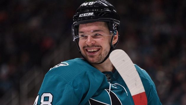 Tomáš Hertl se po zranění už těší na novou sezonu NHL. Tomáš Hertl se po zranění už těší na novou sezonu NHL.