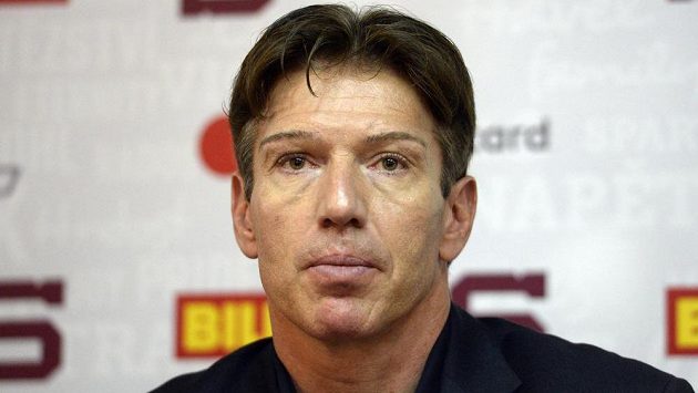 Dokáže německý trenér Uwe Krupp probrat sparťanské hokejisty? Dokáže německý trenér Uwe Krupp probrat sparťanské hokejisty?