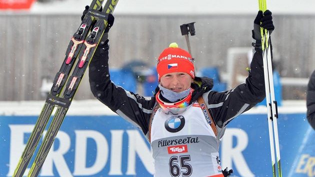 Česká biatlonistka Veronika Vítková se raduje ze druhého místa v rakouském Hochfilzenu. Česká biatlonistka Veronika Vítková se raduje ze druhého místa v rakouském Hochfilzenu.