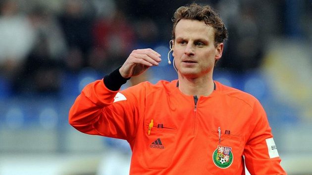 Bývalý prvoligový rozhodčí Radek Kocián. Bývalý prvoligový rozhodčí Radek Kocián.