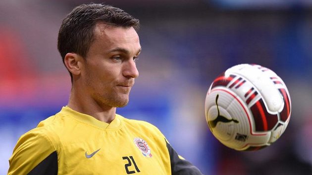 Sparťanský útočník David Lafata během tréninku před finále Poháru České pošty s Plzní. Sparťanský útočník David Lafata během tréninku před finále Poháru České pošty s Plzní.
