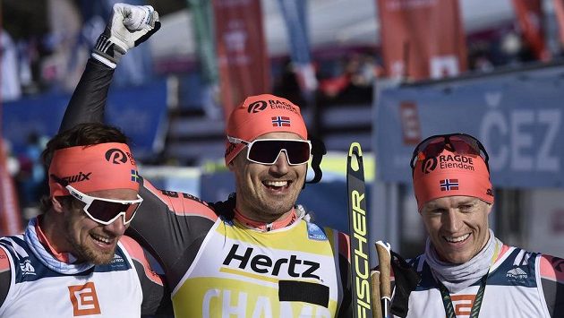 První tři muži závodu. Zleva druhý Oskar Kardin ze Švédska, vítězný Nor Andreas Nygaard a třetí Petter Eliassen z Norska. První tři muži závodu. Zleva druhý Oskar Kardin ze Švédska, vítězný Nor Andreas Nygaard a třetí Petter Eliassen z Norska.