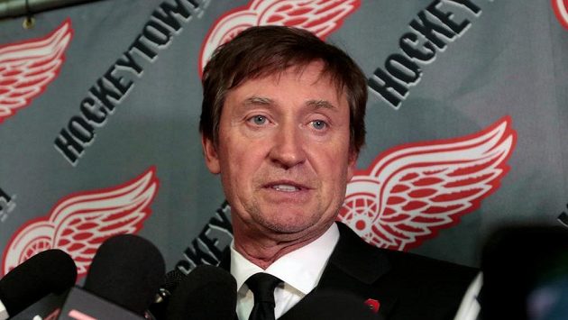 I Wayne Gretzky se zúčastní pohřbu legendárního Gordieho Howea. I Wayne Gretzky se zúčastní pohřbu legendárního Gordieho Howea.