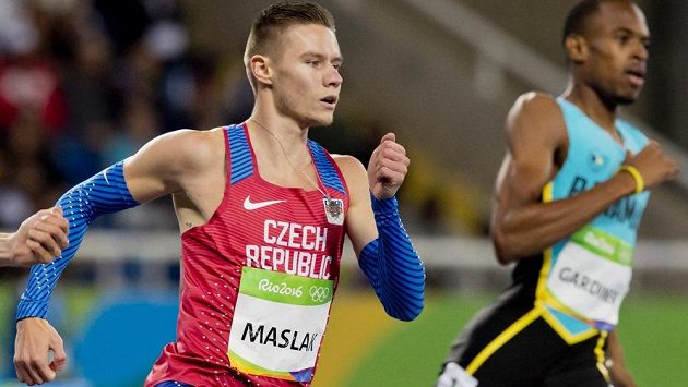 Pavel Maslák při rozběhu na 400 m. Pavel Maslák při rozběhu na 400 m.