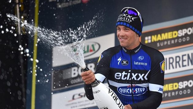 Zdeněk Štybar se raduje z vítězství ve 2. etapě závodu Tirreno-Adriatico. Zdeněk Štybar se raduje z vítězství ve 2. etapě závodu Tirreno-Adriatico.