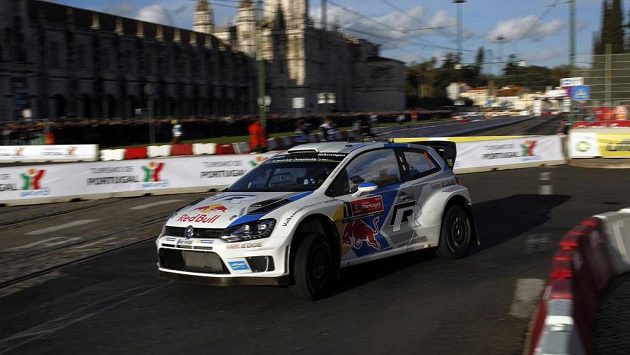 Sebastian Ogier s Volkswagenem Polo na trati Portugalské rallye. Sebastian Ogier s Volkswagenem Polo na trati Portugalské rallye.