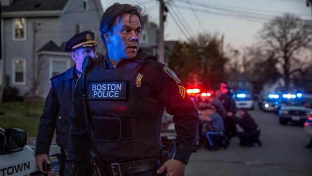 Tommy (Mark Wahlberg) jde na věc a brzy bude někdo litovat, že se vůbec narodil. Tommy (Mark Wahlberg) jde na věc a brzy bude někdo litovat, že se vůbec narodil.
