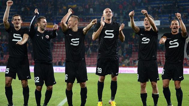 Hráči Sparty Praha se radují z vítězství nad Mladou Boleslaví. Hráči Sparty Praha se radují z vítězství nad Mladou Boleslaví.