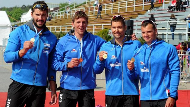 Česká posádka zlatého čtyřkajaku ve složení Josef Dostál, Lukáš Trefil, Jan Štěrba a Daniel Havel. Česká posádka zlatého čtyřkajaku ve složení Josef Dostál, Lukáš Trefil, Jan Štěrba a Daniel Havel.