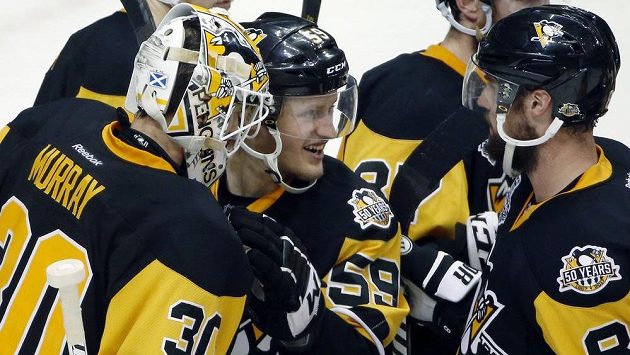 Hokejisté Pittsburghu slaví druhé vítězství ve finále NHL. Hokejisté Pittsburghu slaví druhé vítězství ve finále NHL.