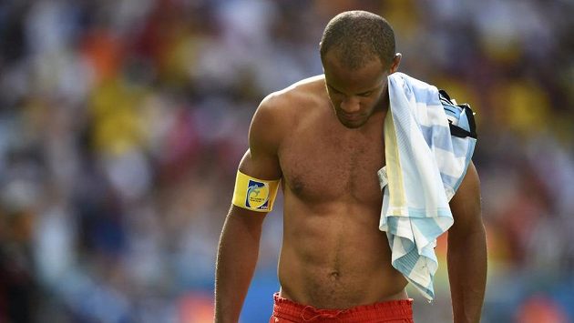 Smutný kapitán vyřazených Belgičanů Vincent Kompany. Smutný kapitán vyřazených Belgičanů Vincent Kompany.