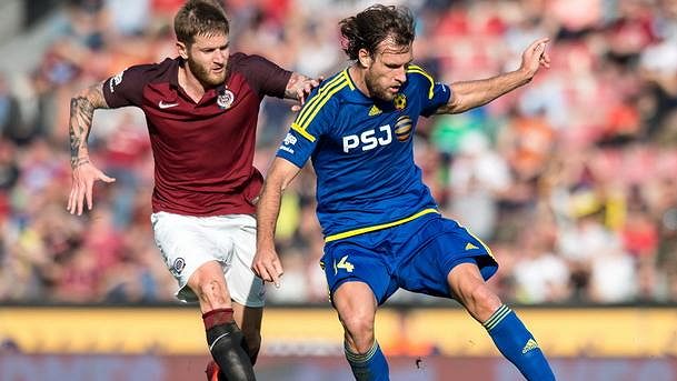 Michael Rabušic (vpravo) opouští Jihlavu a bude působit v maďarské lize. Michael Rabušic (vpravo) opouští Jihlavu a bude působit v maďarské lize.