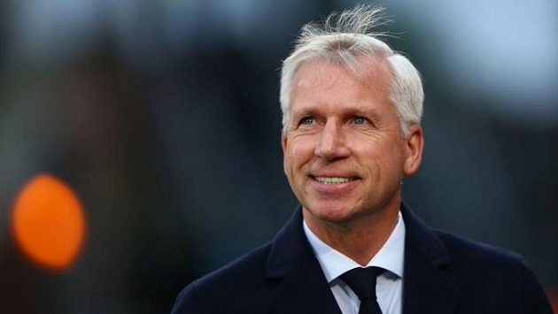 Bývalý trenér fotbalistů Newcastlu či West Hamu Alan Pardew bude pracovat pro CSKA Sofia. Bývalý trenér fotbalistů Newcastlu či West Hamu Alan Pardew bude pracovat pro CSKA Sofia.