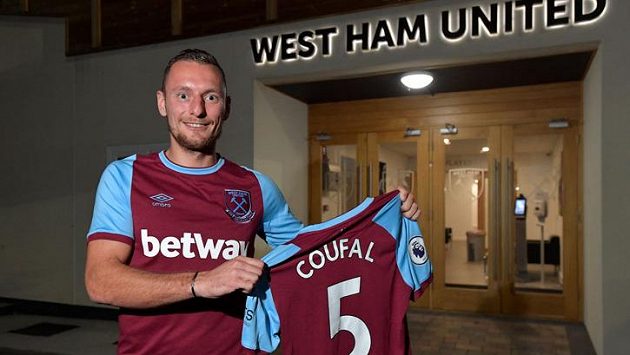 Done!  Coufal signed up for West Ham, Slavia can look forward to millions