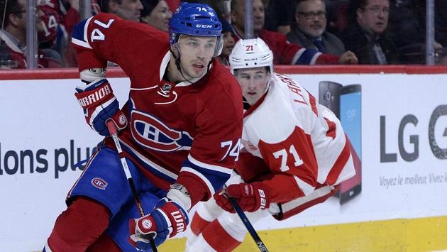 Alexej Jemelin (74) s Montrealem bude v play off NHL chybět, detroitský Dylan Larkin (71) ještě má šanci na postup. Alexej Jemelin (74) s Montrealem bude v play off NHL chybět, detroitský Dylan Larkin (71) ještě má šanci na postup.