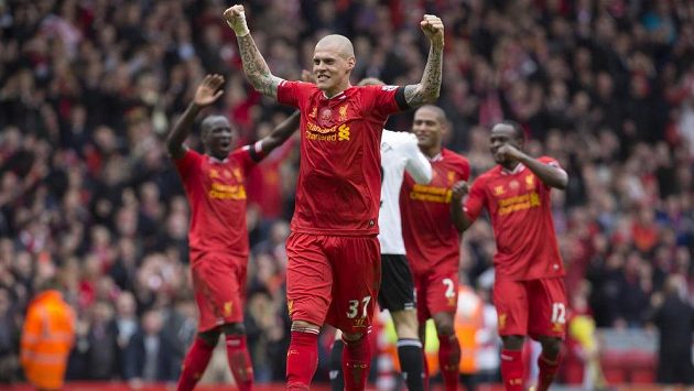 Obránce Liverpoolu Martin Škrtel slaví svou branku v utkání proti Manchesteru City. Obránce Liverpoolu Martin Škrtel slaví svou branku v utkání proti Manchesteru City.
