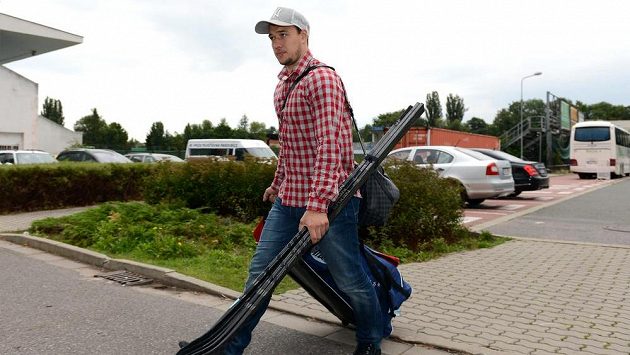 Hokejový útočník Jan Kovář přichází na sraz hokejové reprezentace. Hokejový útočník Jan Kovář přichází na sraz hokejové reprezentace.