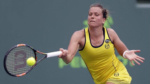 Tenistka Barbora Strýcová v Miami nestačila na Němku Angelique Kerberovou. Tenistka Barbora Strýcová v Miami nestačila na Němku Angelique Kerberovou.