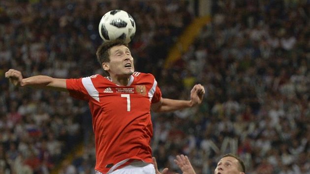 Rus Daler Kuzjajev (vlevo) a Jan Bořil. Rus Daler Kuzjajev (vlevo) a Jan Bořil.