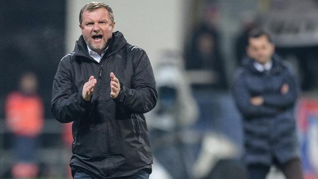 Trenér Viktorie Plzeň Pavel Vrba může být s ligovým podzimem navýsost spokojený. Trenér Viktorie Plzeň Pavel Vrba může být s ligovým podzimem navýsost spokojený.