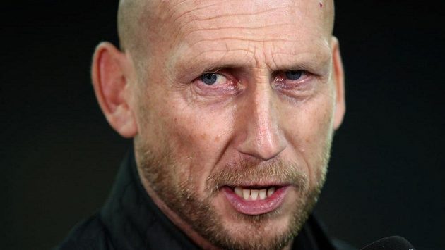 Bývalý fotbalista Jaap Stam odstoupil z pozice trenéra Feyenoordu Rotterdam. Bývalý fotbalista Jaap Stam odstoupil z pozice trenéra Feyenoordu Rotterdam.