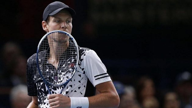 Český tenista Tomáš Berdych během utkání s Kanaďanem Raonicem. Český tenista Tomáš Berdych během utkání s Kanaďanem Raonicem.
