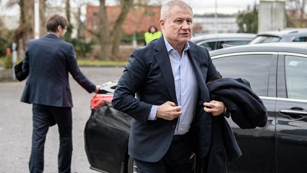 Místopředseda UEFA Hrihorij Surkis, který první pohrozil normalizační komisí. Místopředseda UEFA Hrihorij Surkis, který první pohrozil normalizační komisí.