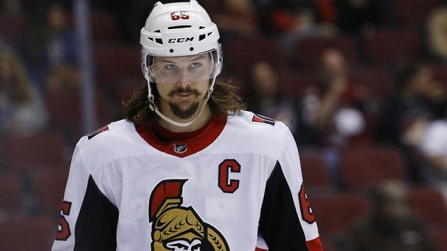 Obránce Ottawy Erik Karlsson. Obránce Ottawy Erik Karlsson.