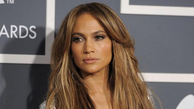 Jennifer Lopezová v minulosti při vyhlašování cen Grammy v Los Angeles. Jennifer Lopezová v minulosti při vyhlašování cen Grammy v Los Angeles.