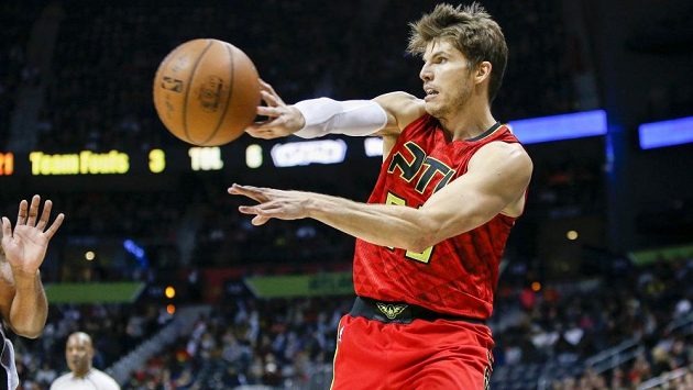 Basketbalista Kyle Korver v dresu Atlanty. Basketbalista Kyle Korver v dresu Atlanty.