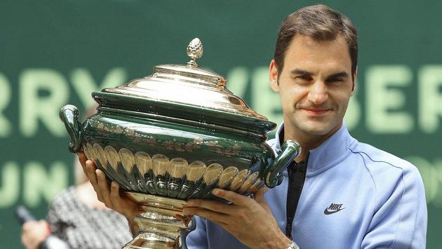 Roger Federer vyhrál podeváté v kariéře turnaj v Halle. Roger Federer vyhrál podeváté v kariéře turnaj v Halle.