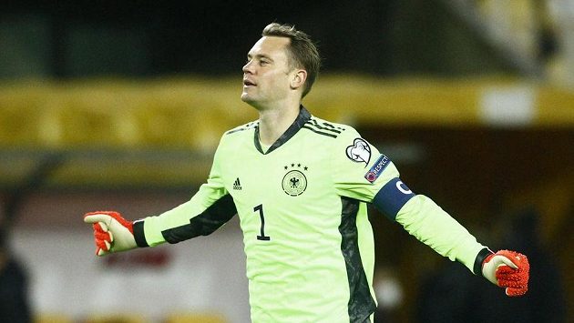 Radující se německý brankář Manuel Neuer po zápase se Severní Makedonií. Radující se německý brankář Manuel Neuer po zápase se Severní Makedonií.