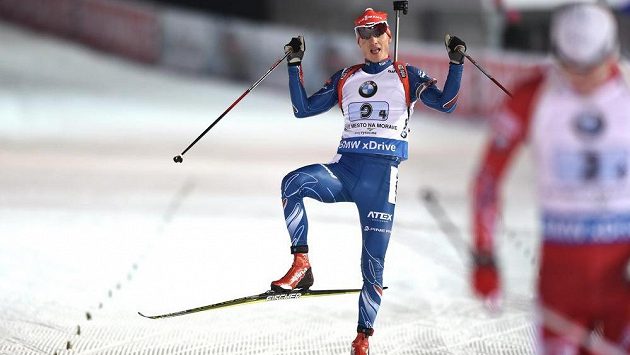 Ondřej Moravec jásá, dovezl smíšenou štafetu v Novém Městě na druhém místě. Ondřej Moravec jásá, dovezl smíšenou štafetu v Novém Městě na druhém místě.