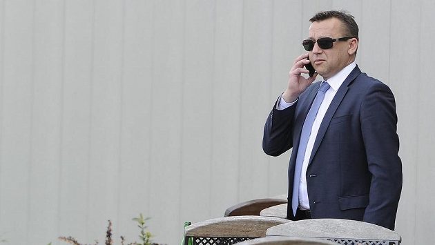 Bronislav Šerák, advokát předsedy Fotbalové asociace ČR Miroslava Pelty. Bronislav Šerák, advokát předsedy Fotbalové asociace ČR Miroslava Pelty.