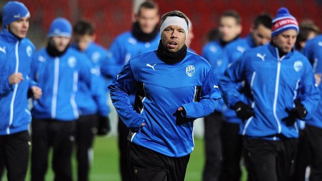 Plzeňští fotbalisté na tréninku. Vpředu kapitán Pavel Horváth. Plzeňští fotbalisté na tréninku. Vpředu kapitán Pavel Horváth.